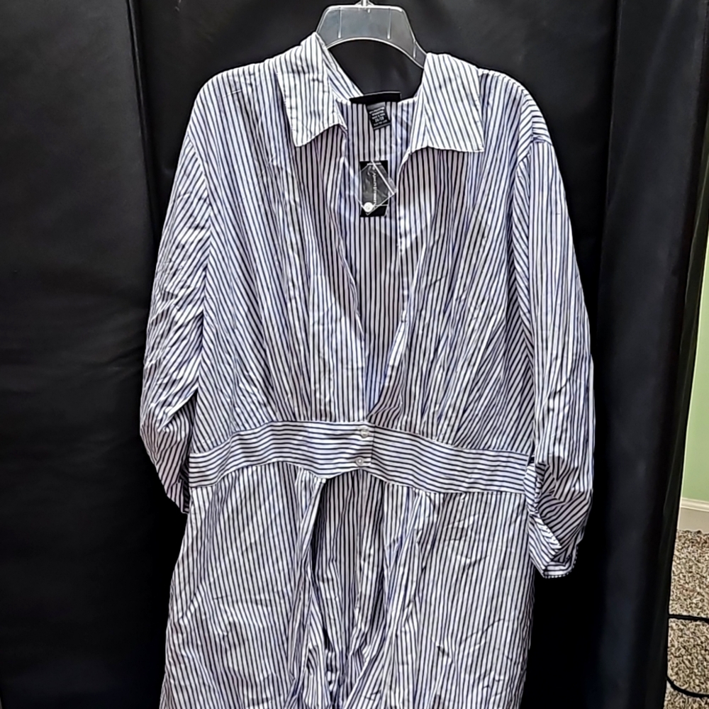 NWT  stripped duster